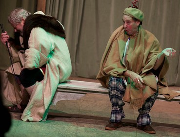 Lear and fool on bench (2)