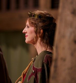 Zia Wheeldon as Goneril.